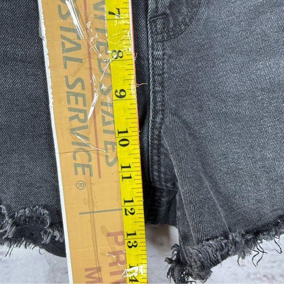 American Eagle Womens Short Size 8 frayed hem - Picture 6 of 9